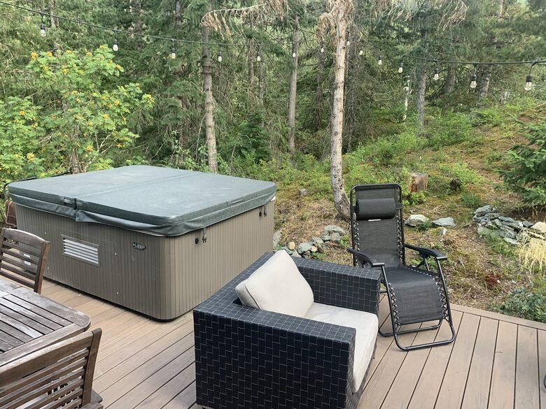 Hot tub