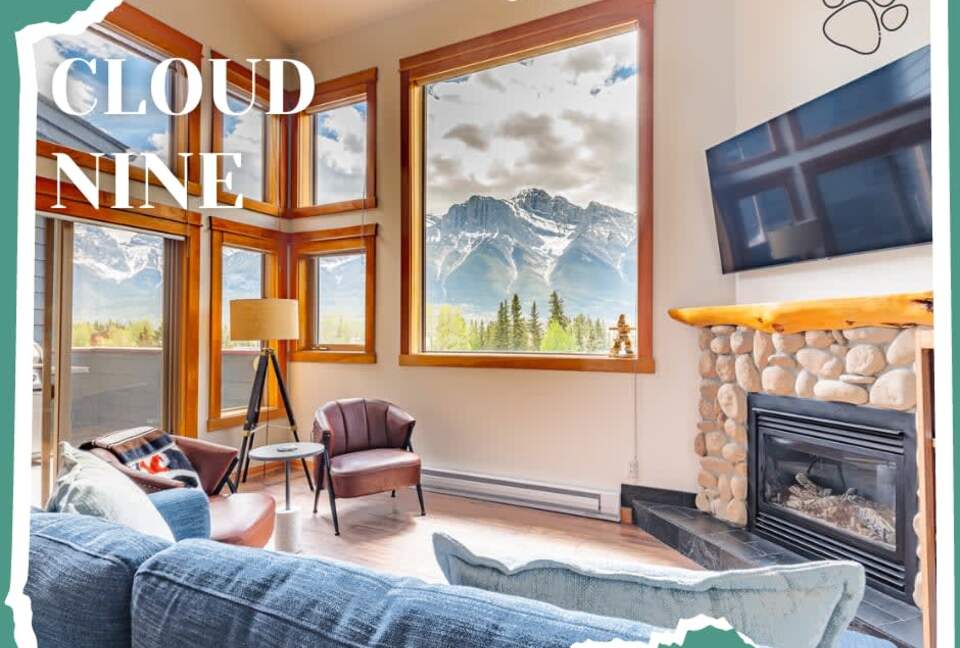 Cloud Nine - Top Floor Views, Steps to Downtown! - Canmore, Canada