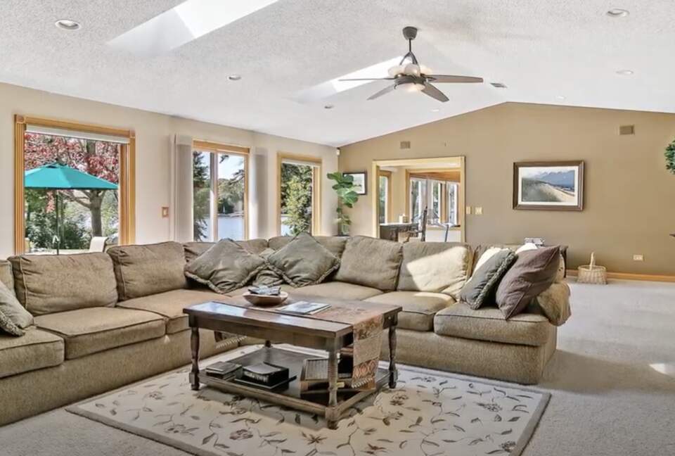 Chain O'Lakes Sunset Retreat - Lake Villa, Illinois