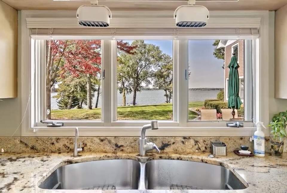 Chain O'Lakes Sunset Retreat - Lake Villa, Illinois