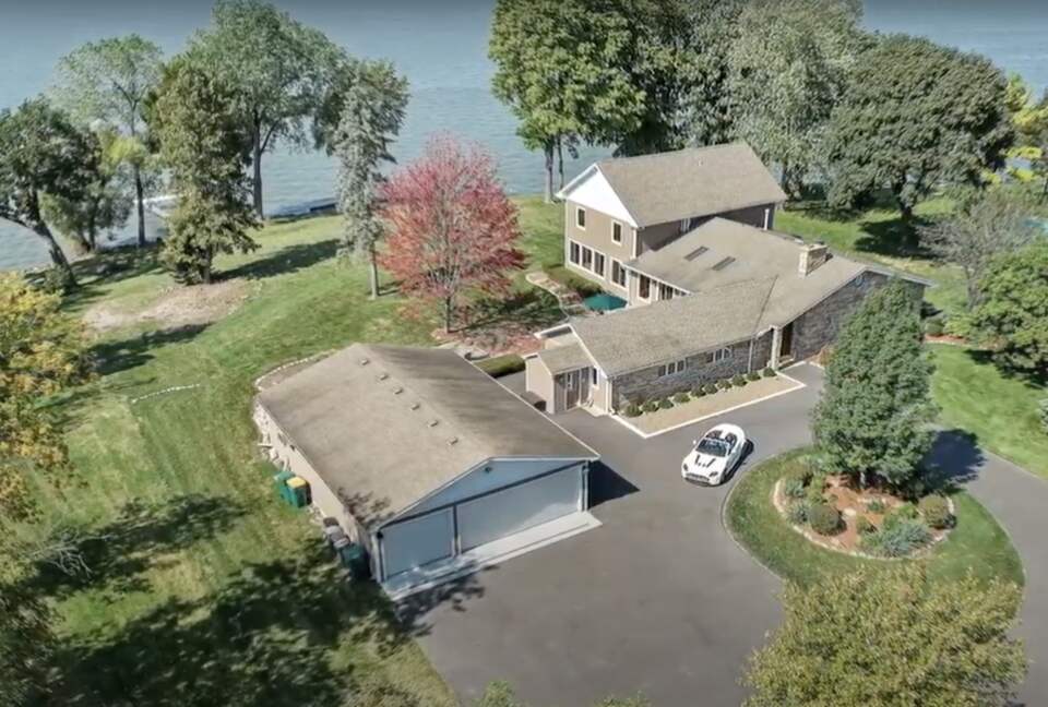 Chain O'Lakes Sunset Retreat - Lake Villa, Illinois