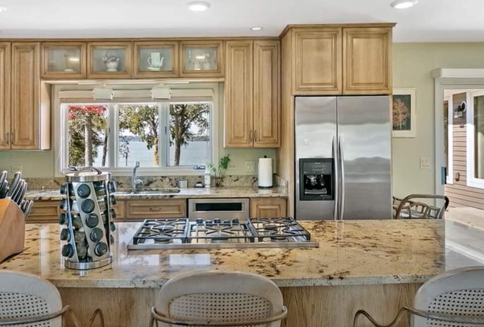 Chain O'Lakes Sunset Retreat - Lake Villa, Illinois