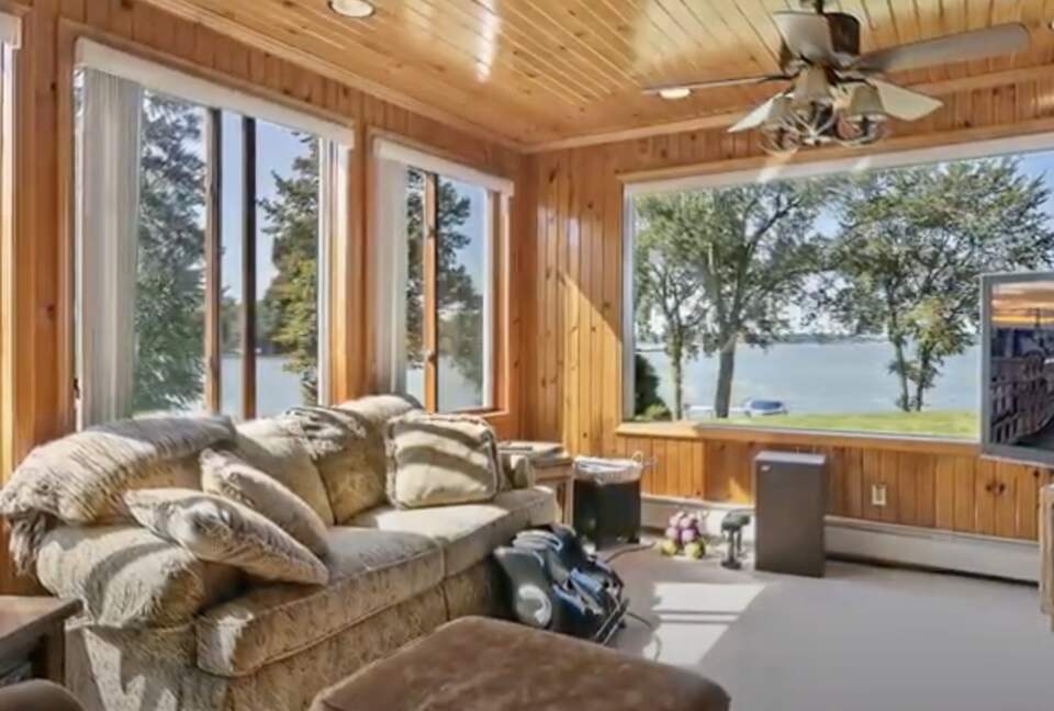 Chain O'Lakes Sunset Retreat - Lake Villa, Illinois