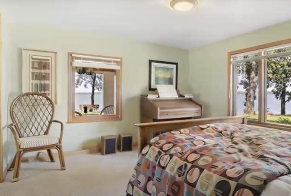 Chain O'Lakes Sunset Retreat - Lake Villa, Illinois