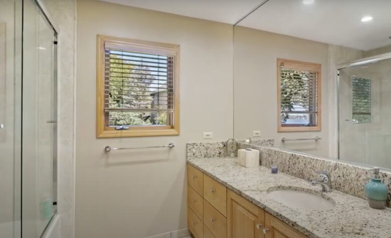 Chain O'Lakes Sunset Retreat - Lake Villa, Illinois