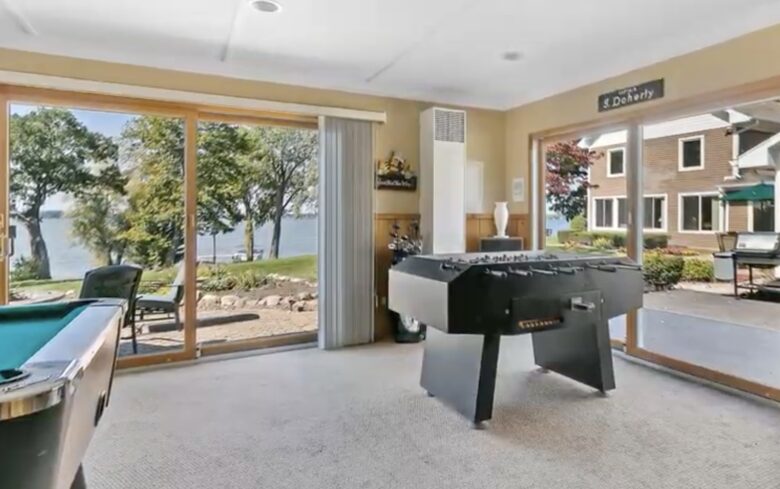 Chain O'Lakes Sunset Retreat - Lake Villa, Illinois