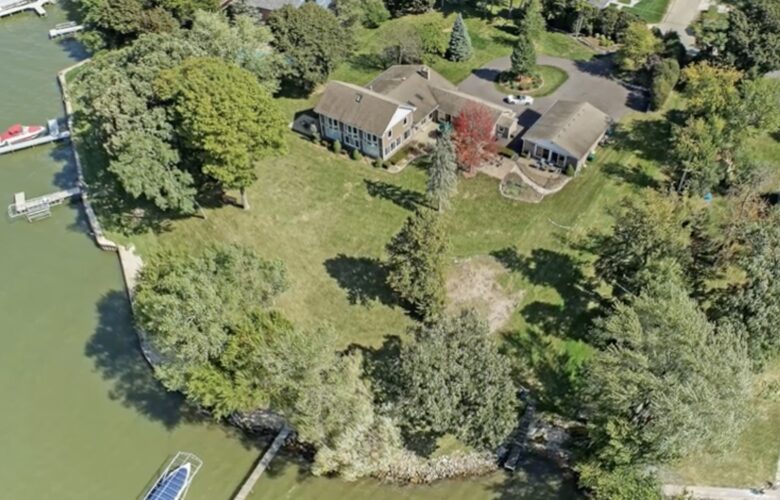 Chain O'Lakes Sunset Retreat - Lake Villa, Illinois