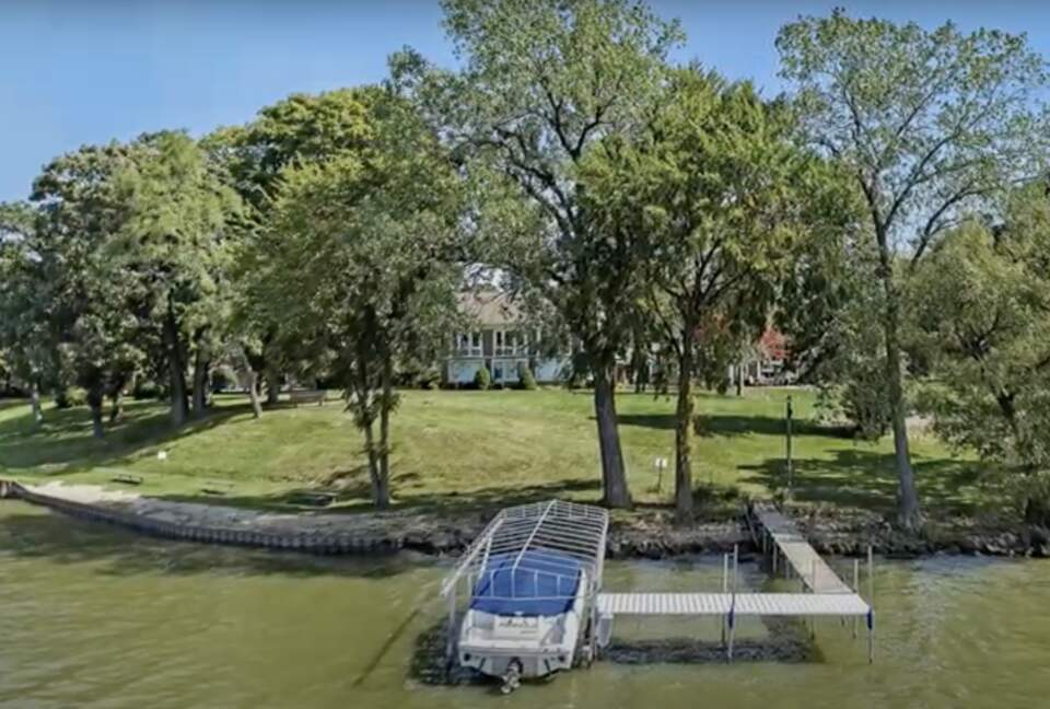 Chain O'Lakes Sunset Retreat - Lake Villa, Illinois