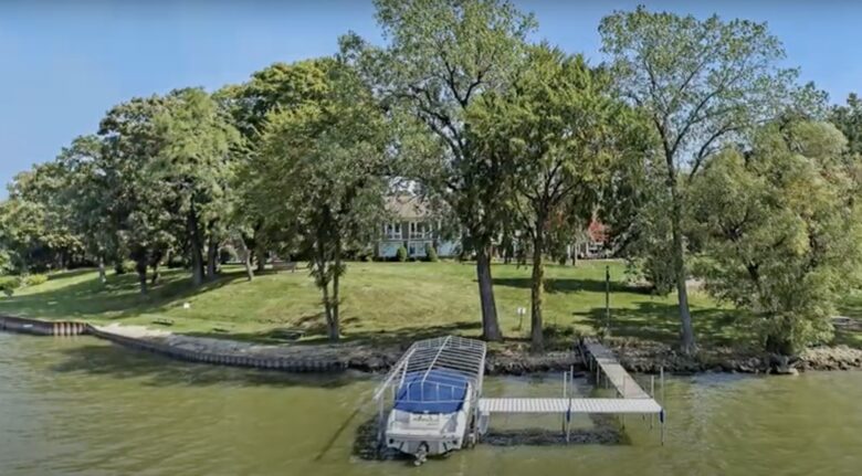 Chain O'Lakes Sunset Retreat - Lake Villa, Illinois