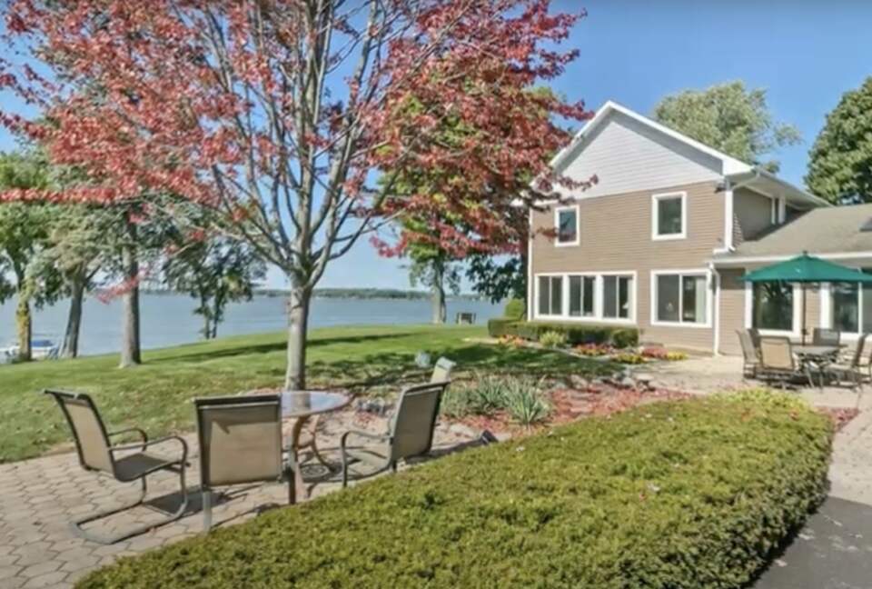 Chain O'Lakes Sunset Retreat - Lake Villa, Illinois