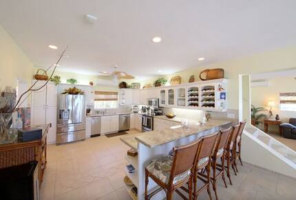 Bougainvillea House Island Paradise - Moss Town, Bahamas