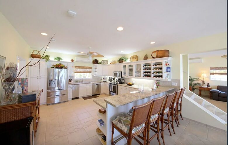 Bougainvillea House Island Paradise - Moss Town, Bahamas