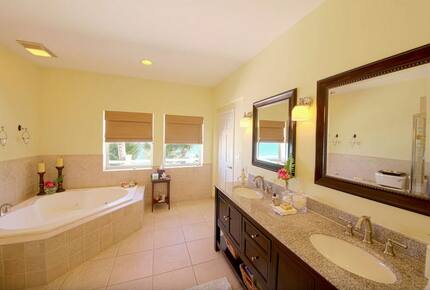 Bougainvillea House Island Paradise - Moss Town, Bahamas