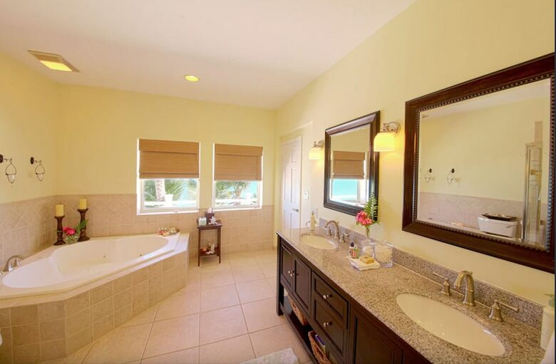 Bougainvillea House Island Paradise - Moss Town, Bahamas