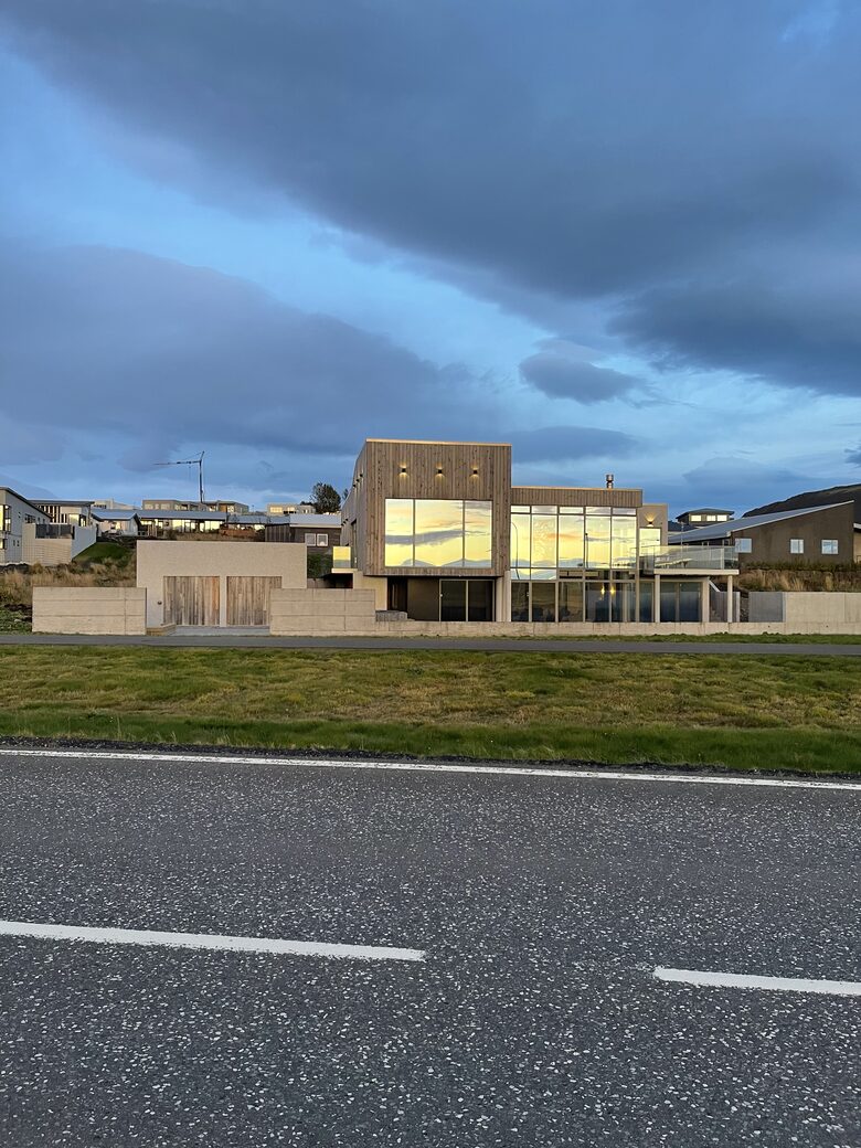 Luxury Icelandic Villa - Mosfellsbaer, Iceland