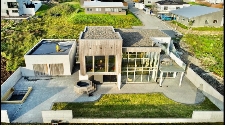 Luxury Icelandic Villa - Mosfellsbaer, Iceland