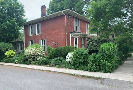Historic Home on Port Hope's Prettiest Street - Port Hope, Canada