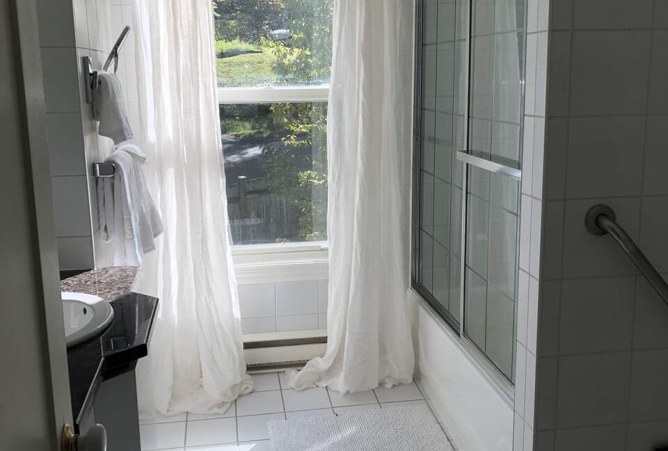 Gorgeous North Hatley Historic Retreat - North Hatley, Canada