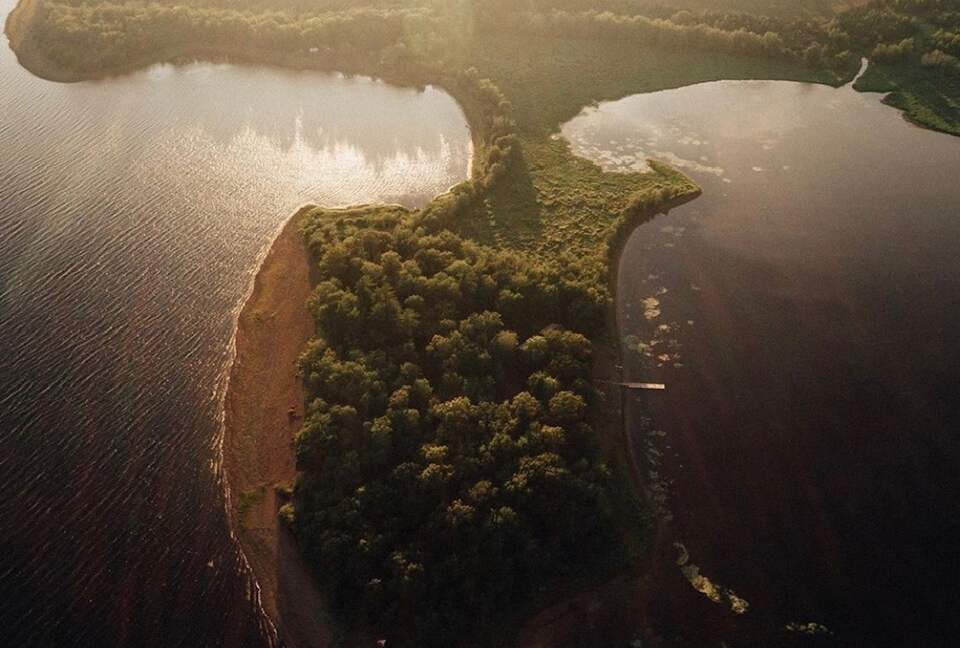 Entire Private Island + Lux Lakehouse with TWO Hot Tubs - Maquapit Lake, Canada