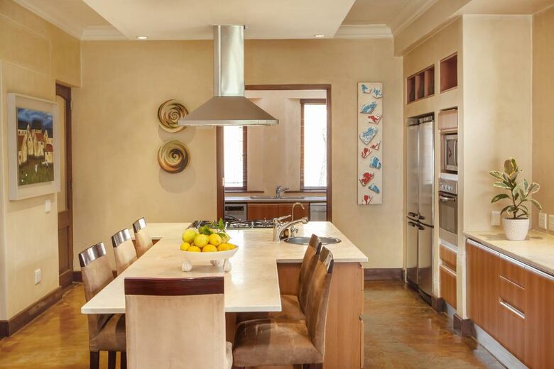 Cape Winelands Villa - Paarl, South Africa