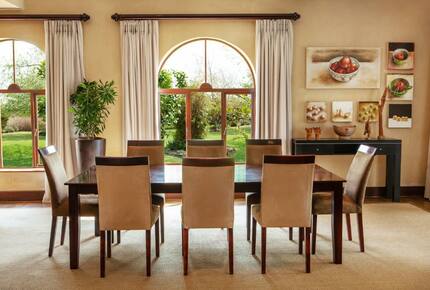 Cape Winelands Villa - Paarl, South Africa