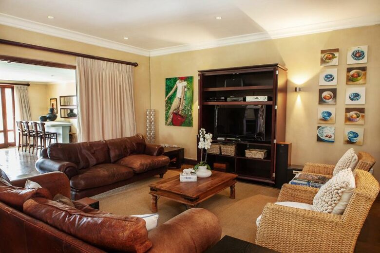 Cape Winelands Villa - Paarl, South Africa