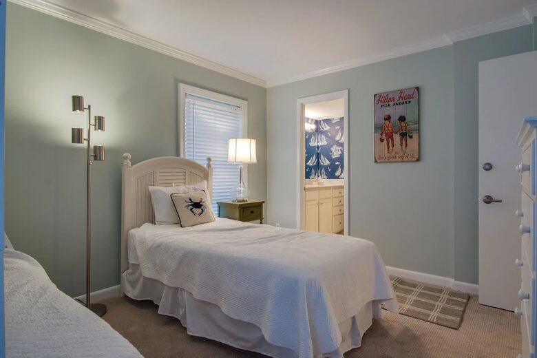 Relax and enjoy ocean front villa , private covered patio, 1st floor, no stairs - Hilton Head, South Carolina