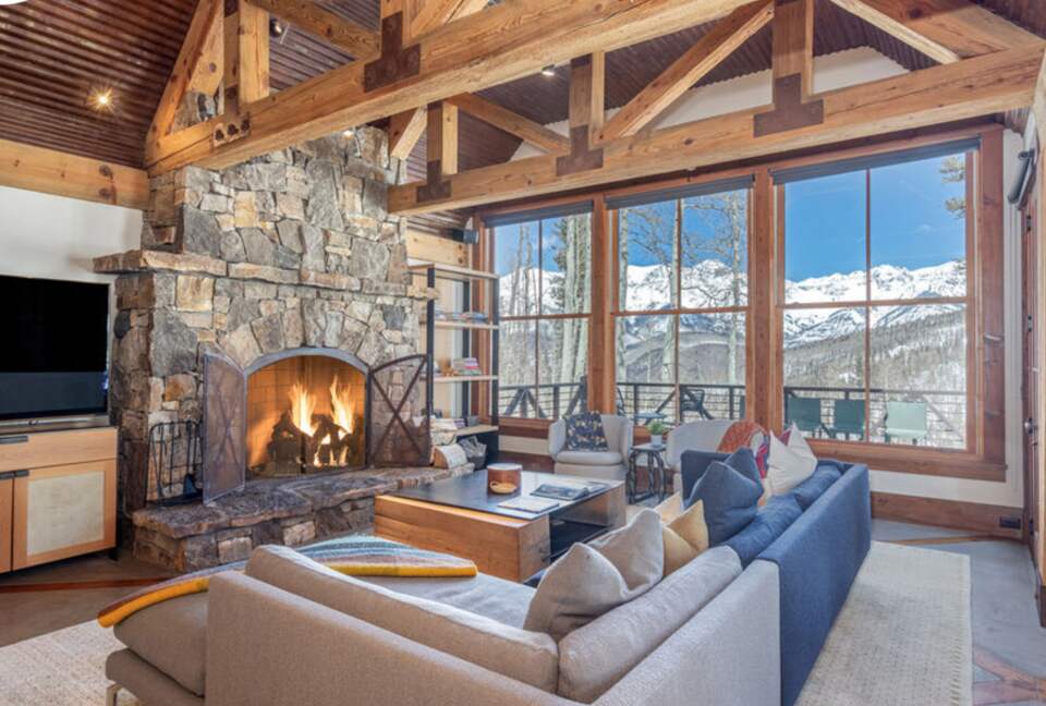 Copper Hollow Stunning Mountain Villa (Ski In/Ski Out) - Telluride, Colorado