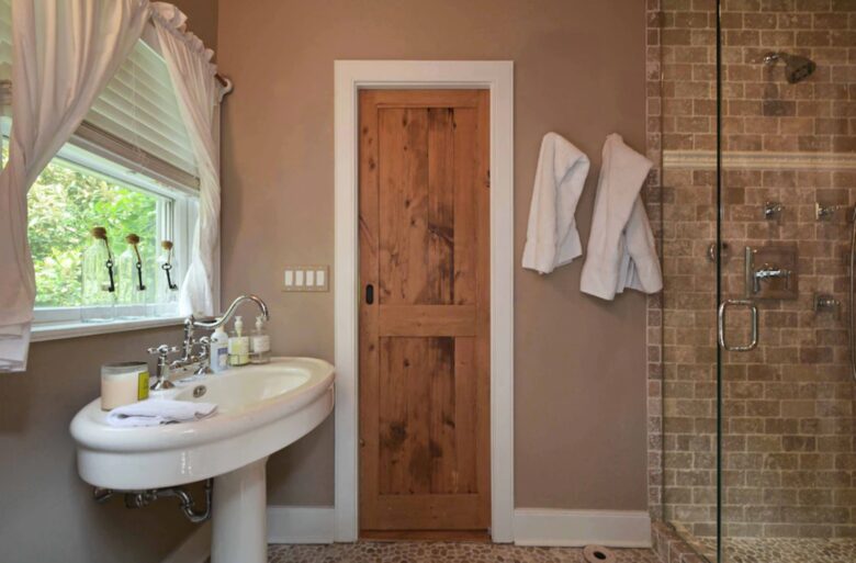 Main house master bath with steam shower