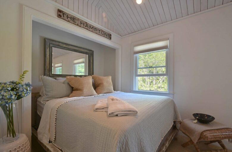 Main house upstairs second bedroom, can make 2 Twin XLs