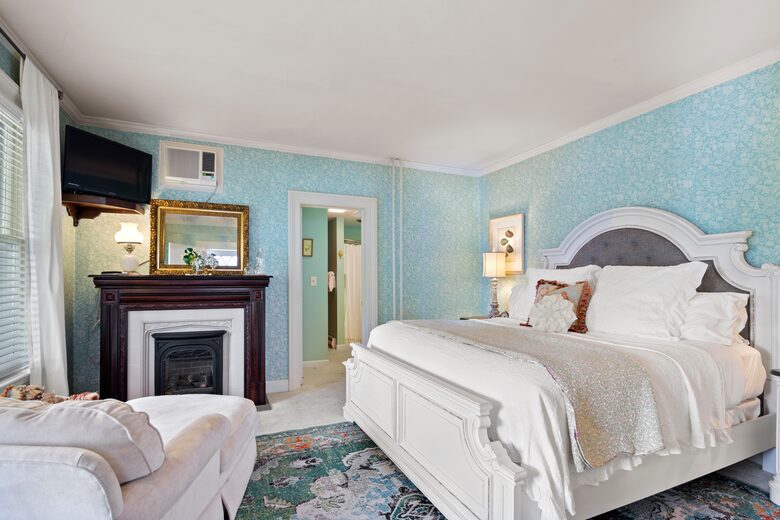 West Beach Family Compound on the CT Shoreline - Westbrook, Connecticut