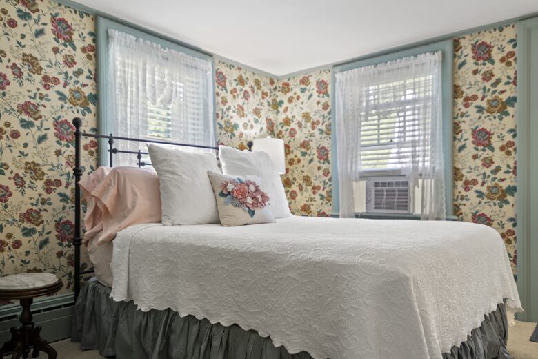 West Beach Family Compound on the CT Shoreline - Westbrook, Connecticut