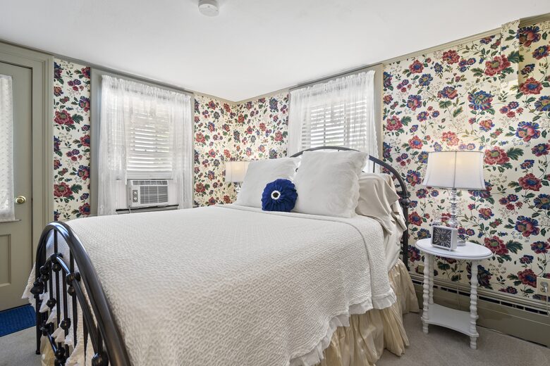 West Beach Family Compound on the CT Shoreline - Westbrook, Connecticut