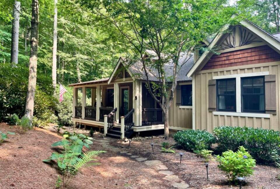 Whispering Falls Cottage — Bear Lake - Tuckasegee, North Carolina