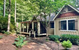 Whispering Falls Cottage — Bear Lake - Tuckasegee, North Carolina