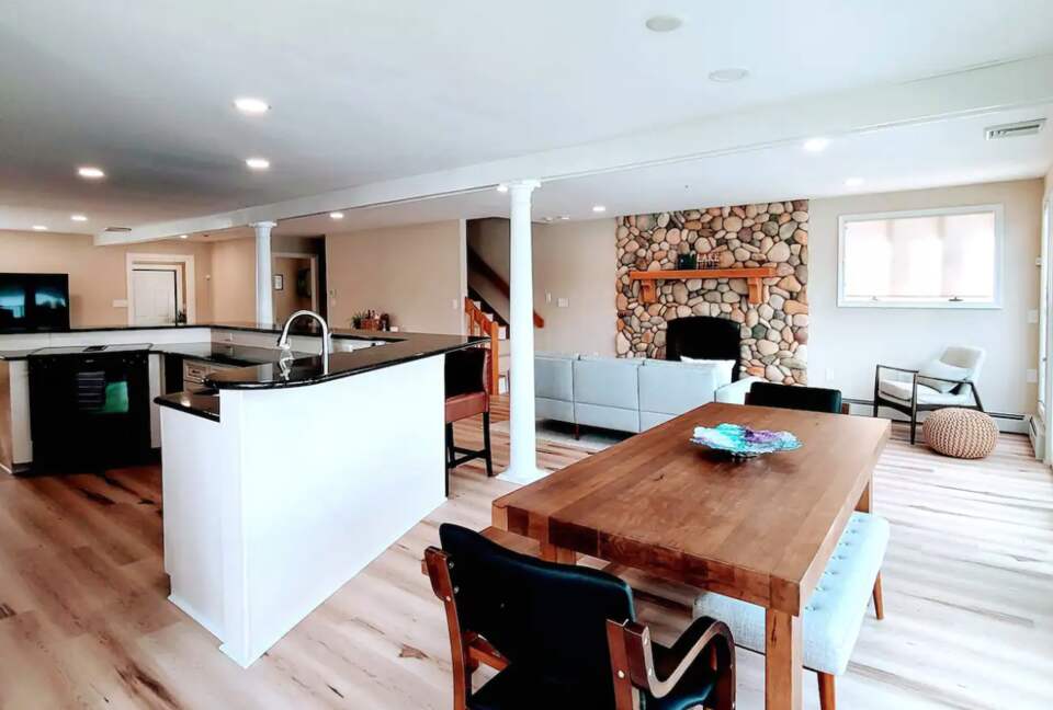 Luxury Lakeside Oasis - Derry, New Hampshire