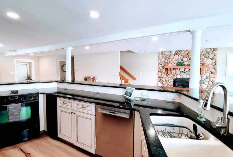 Luxury Lakeside Oasis - Derry, New Hampshire