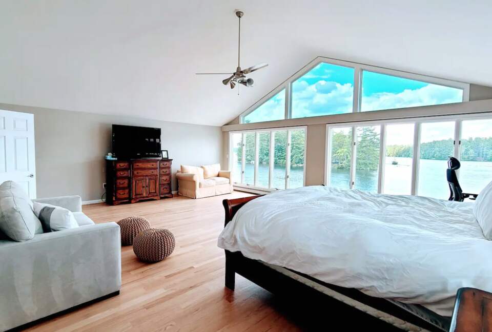 Luxury Lakeside Oasis - Derry, New Hampshire