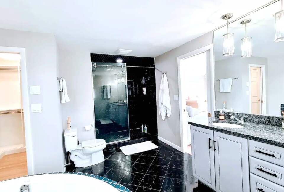 Luxury Lakeside Oasis - Derry, New Hampshire