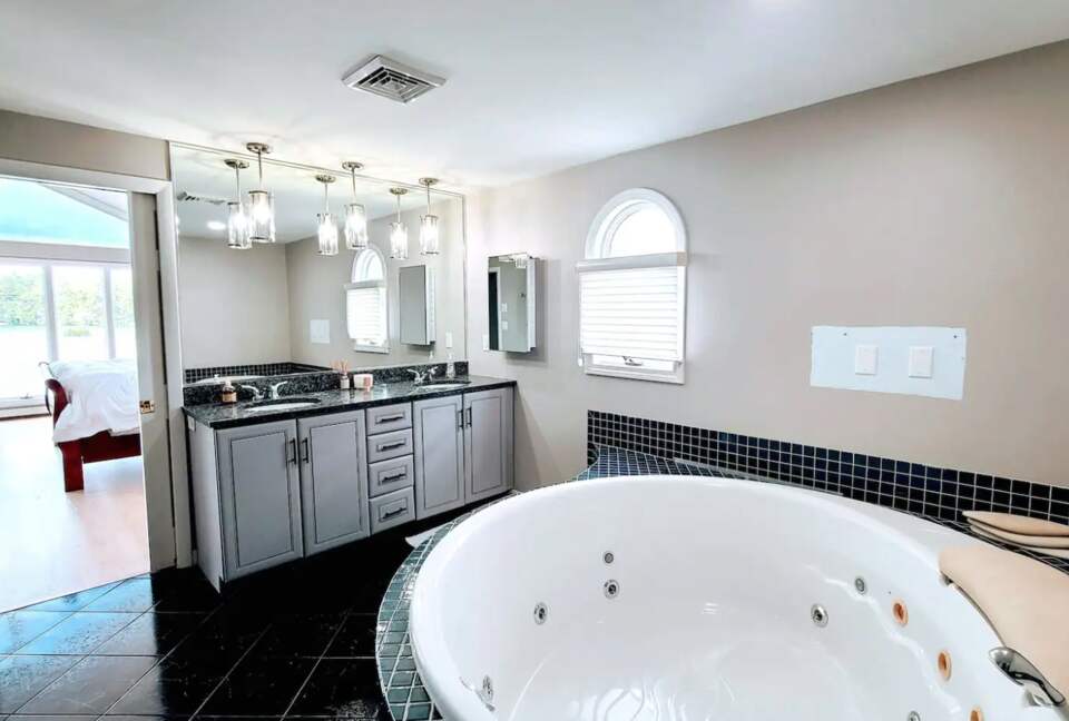 Luxury Lakeside Oasis - Derry, New Hampshire