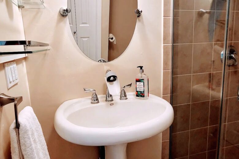 Luxury Lakeside Oasis - Derry, New Hampshire