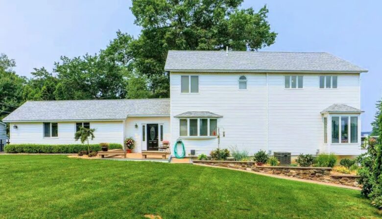 Luxury Lakeside Oasis - Derry, New Hampshire