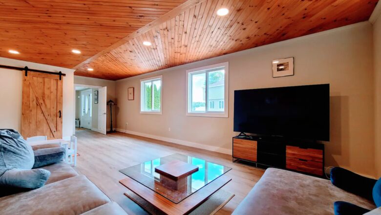 Luxury Lakeside Oasis - Derry, New Hampshire