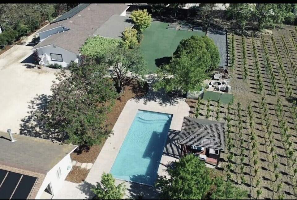 A Private Oasis with Pool, Vineyard, Hot Tub, Bocce & More - Sonoma, California