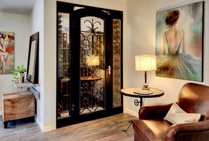 A Private Oasis with Pool, Vineyard, Hot Tub, Bocce & More - Sonoma, California