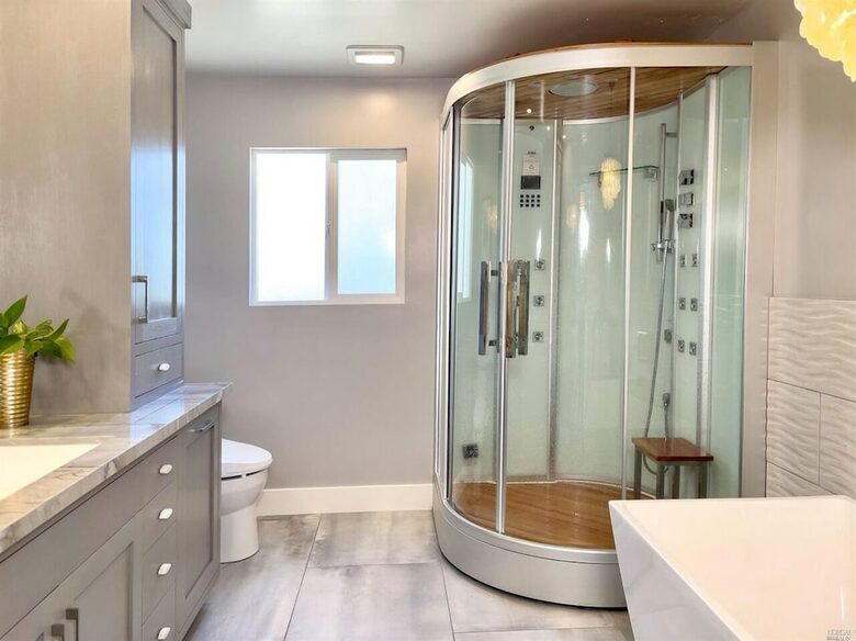 A Private Oasis with Pool, Vineyard, Hot Tub, Bocce & More - Sonoma, California