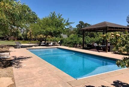 A Private Oasis with Pool, Vineyard, Hot Tub, Bocce & More - Sonoma, California