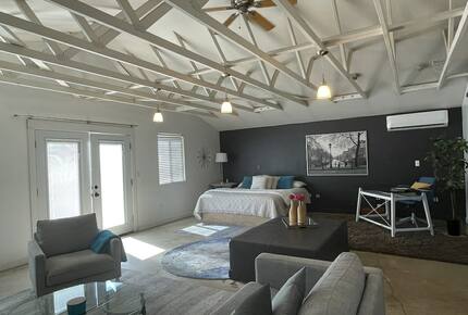 A Private Oasis with Pool, Vineyard, Hot Tub, Bocce & More - Sonoma, California