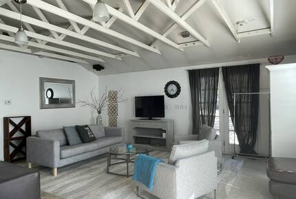 A Private Oasis with Pool, Vineyard, Hot Tub, Bocce & More - Sonoma, California