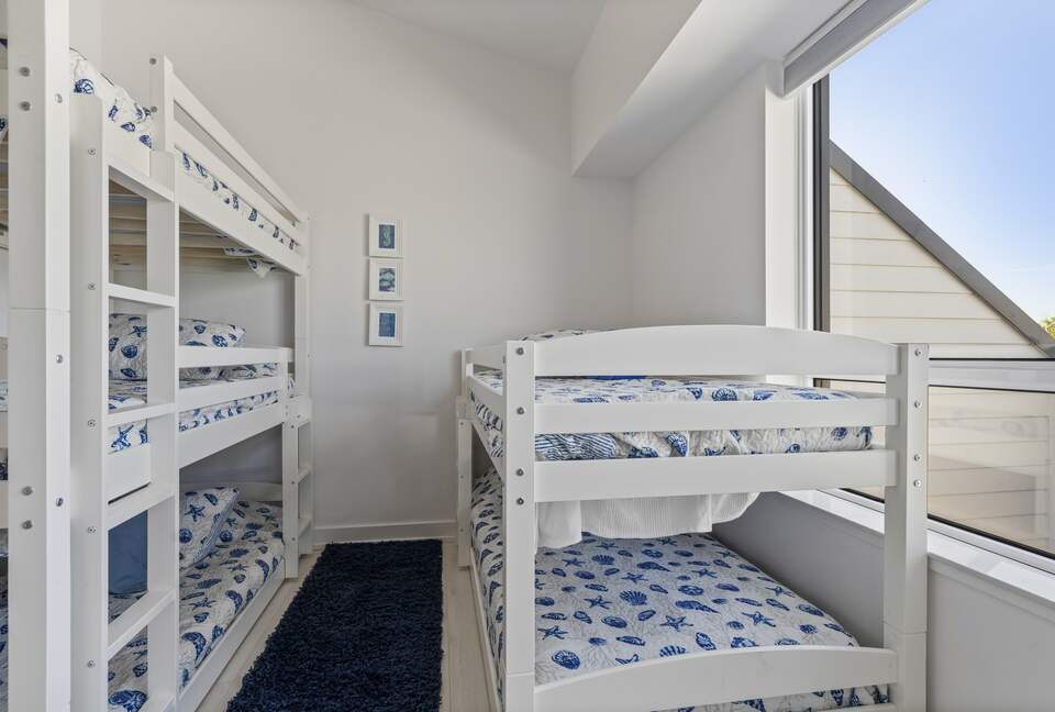 Lovely Two Bedroom Vacation Home in Friday Harbour - Innisfil, Canada